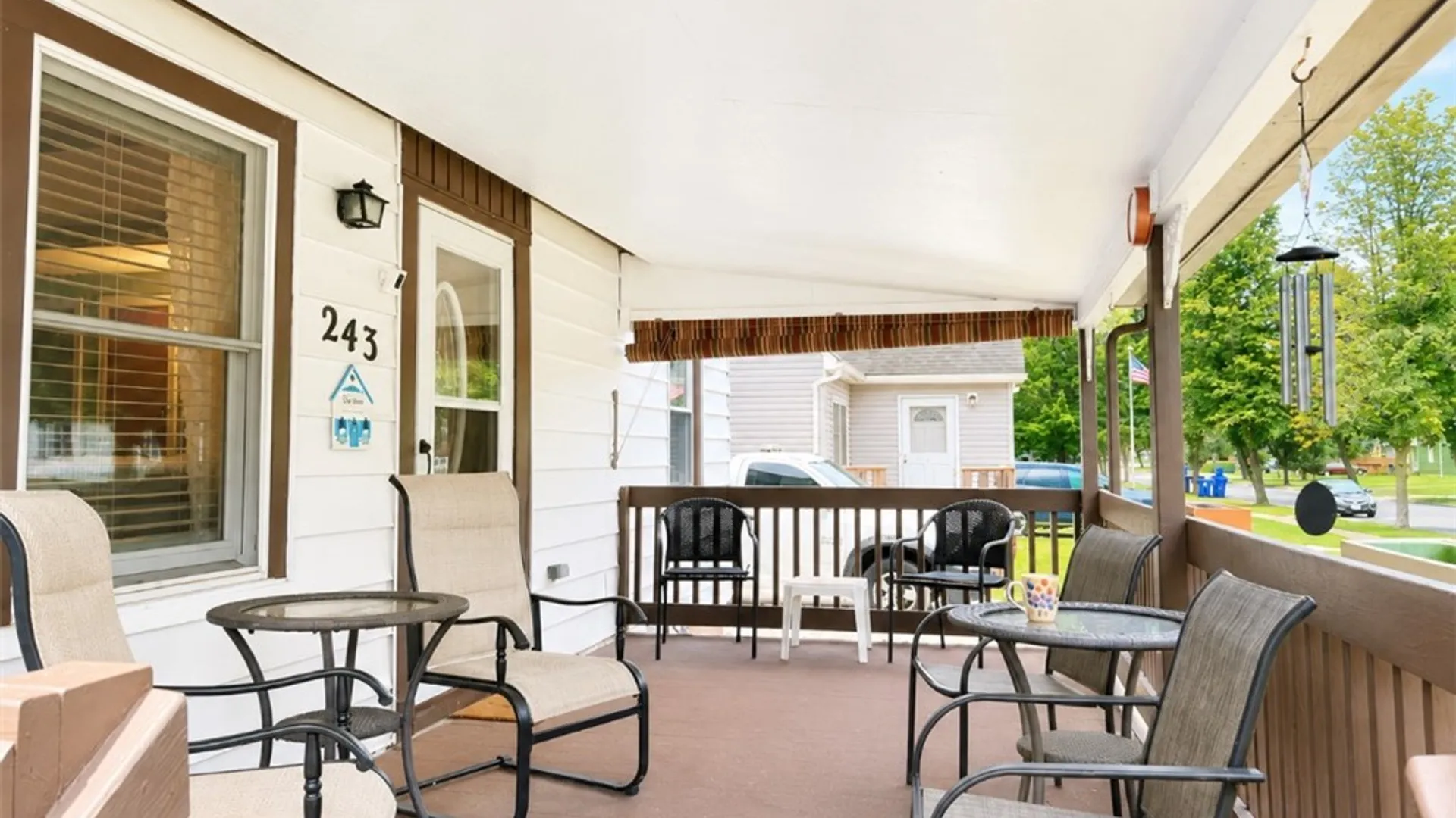 Property at 243 Chamberlin Drive, West Seneca, NY 14210 4