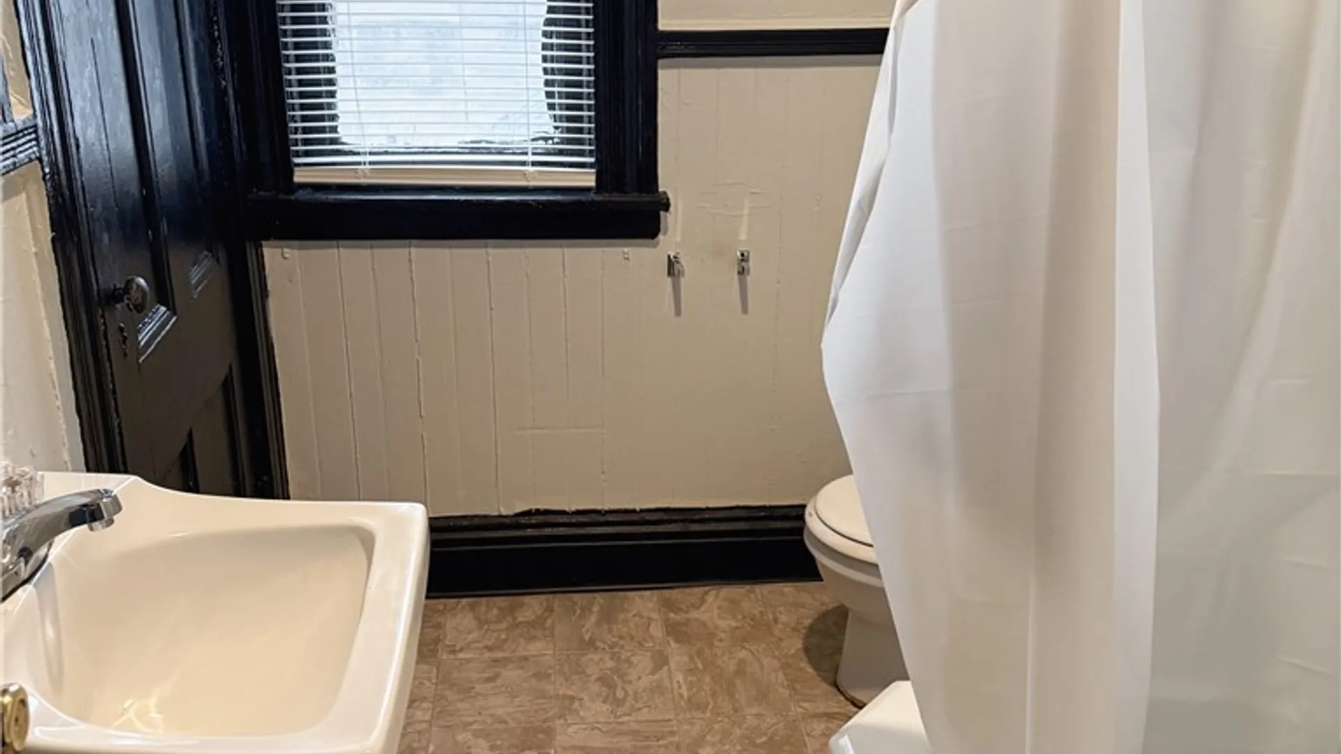 Property at 6-7 Calihan Park, Rochester, NY 14606 9