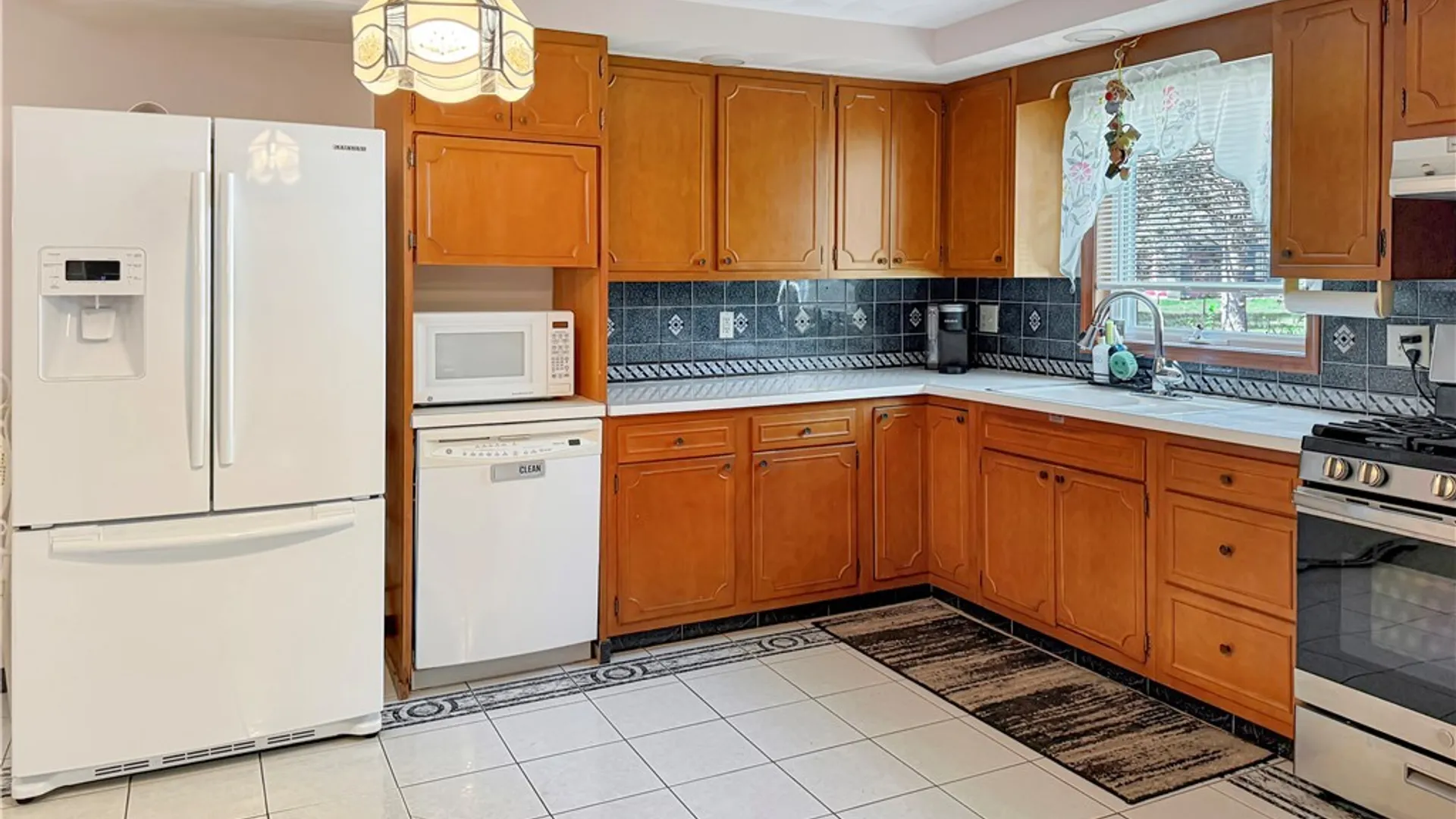 Property at 119 Longwood Drive, DeWitt, NY 13057 5