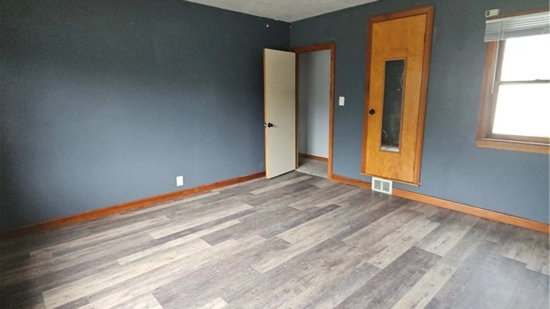 Property at 3663 Seneca Street, West Seneca, NY 14224 7
