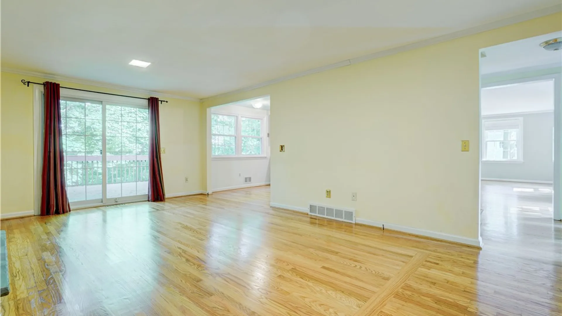 Property at 20 Chesham Way, Perinton, NY 14450 25