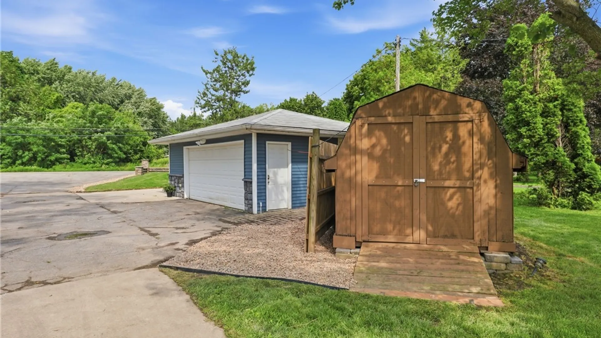 Property at 2490 River Road, Wheatfield, NY 14304 42