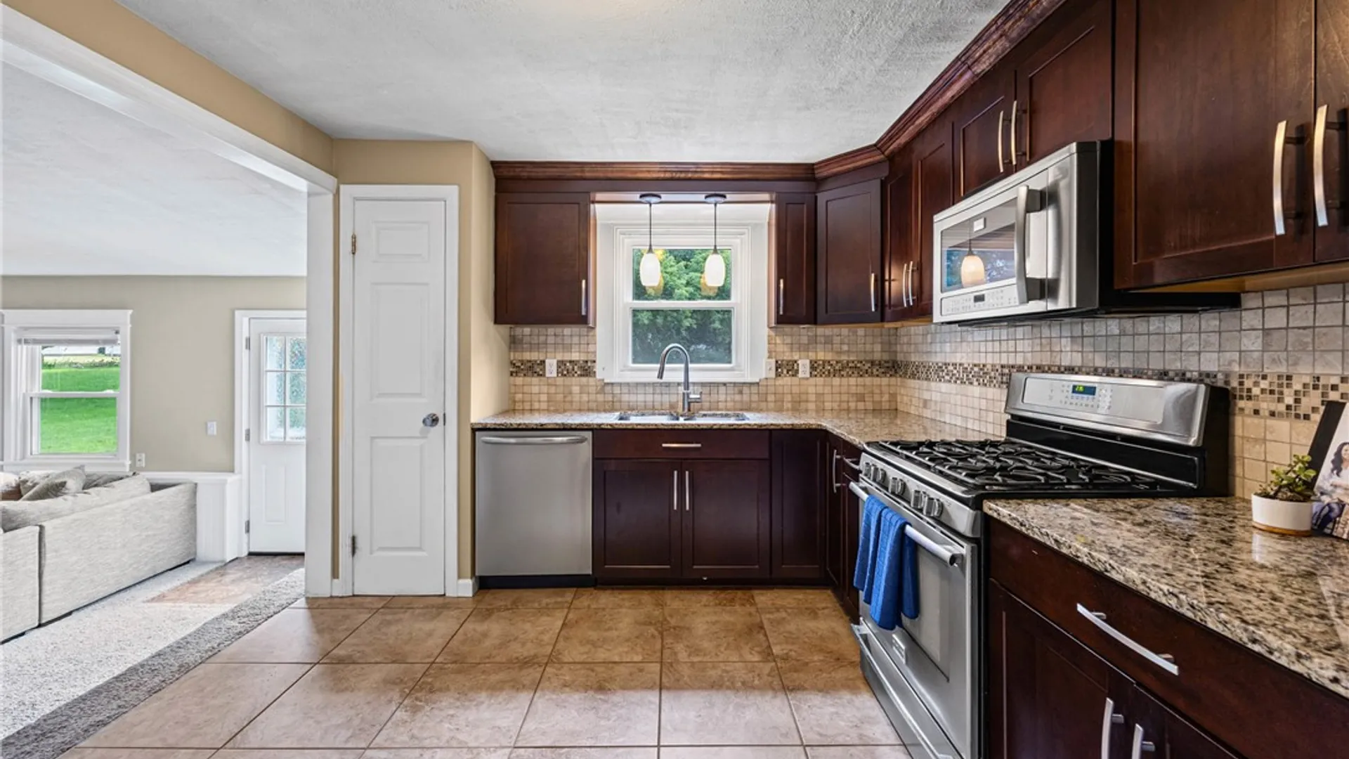 Property at 265 Woodruff Drive, Webster, NY 14580 8