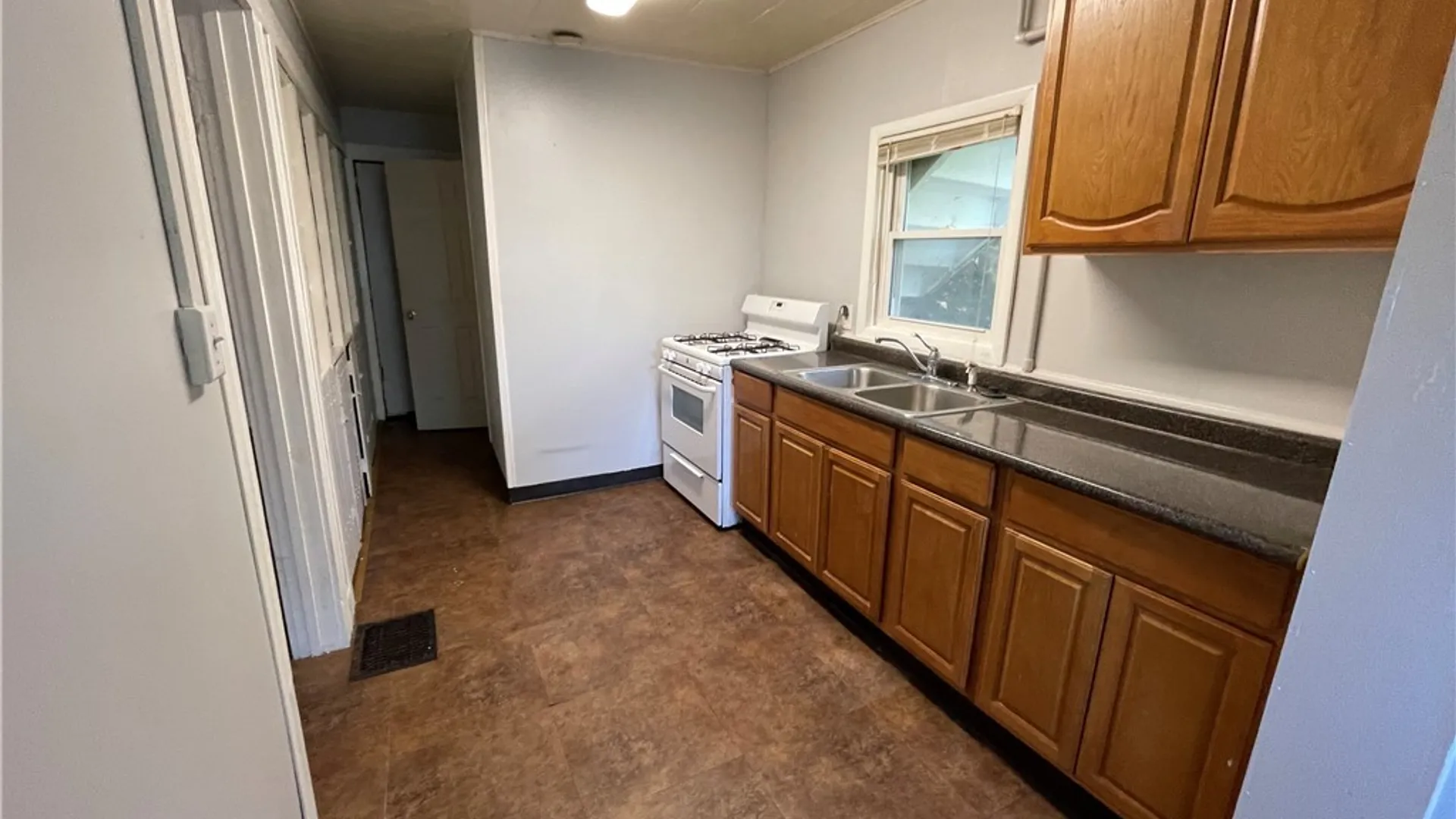 Property at 228 Duane Street, Syracuse, NY 13207 13