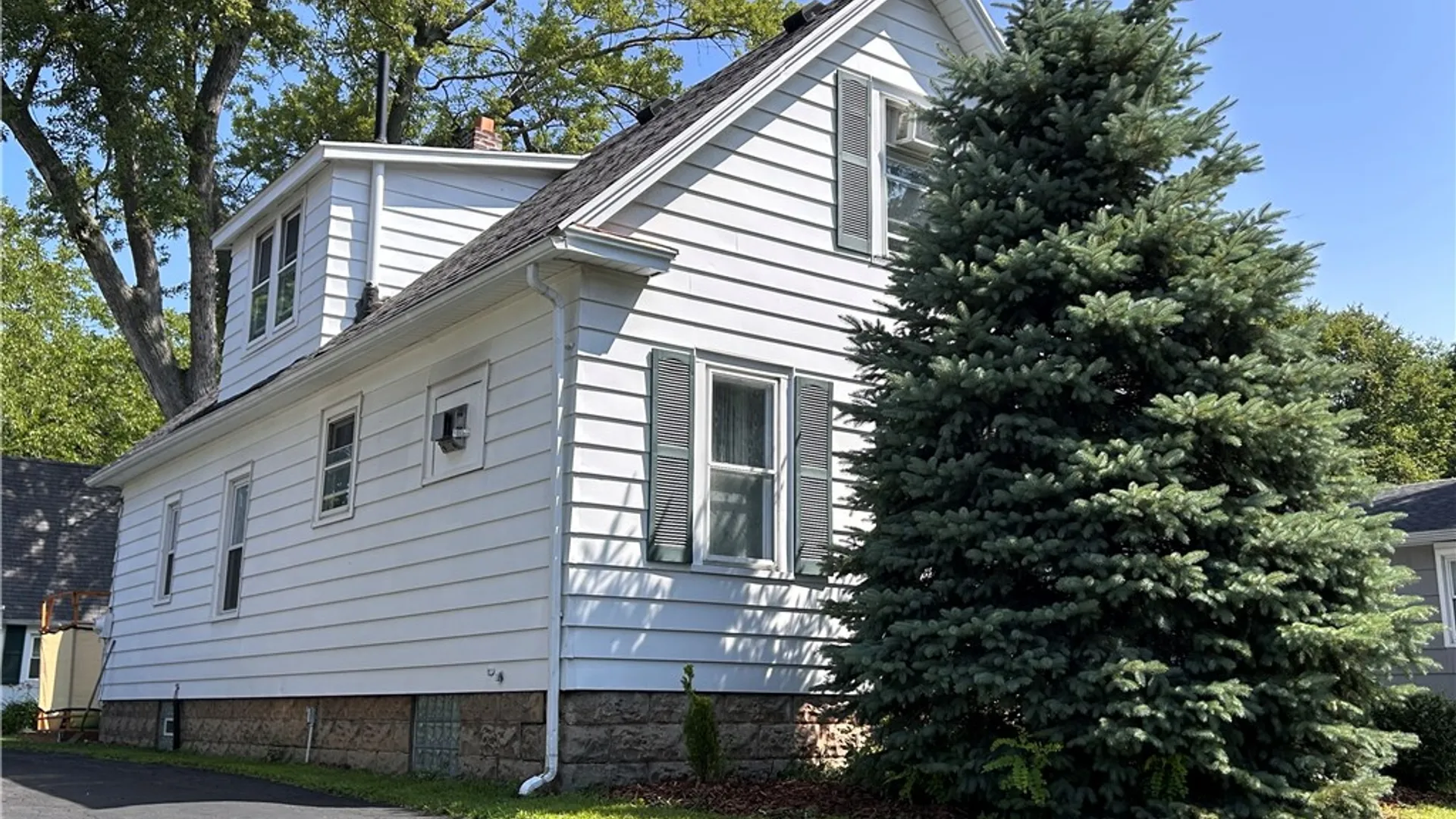 Property at 784 Atlantic Avenue, Rochester, NY 14609 3