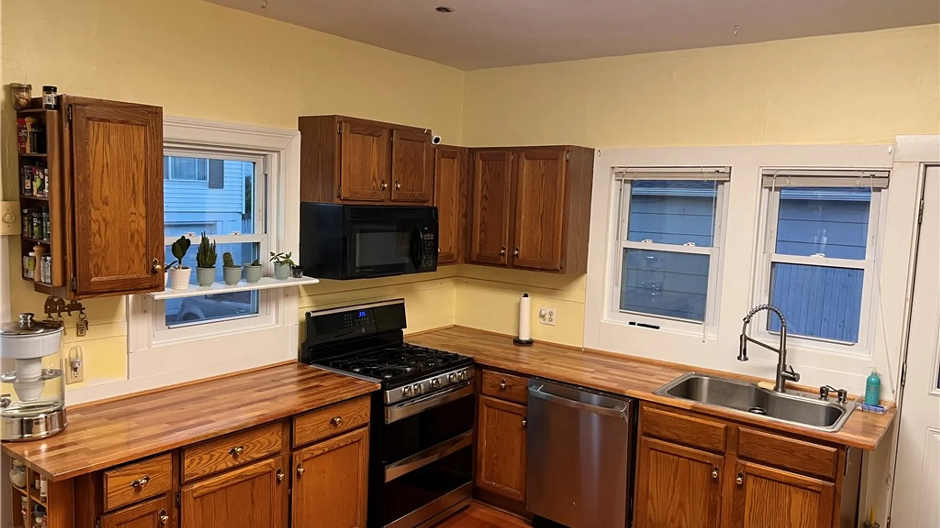 Property at 784 Atlantic Avenue, Rochester, NY 14609 8