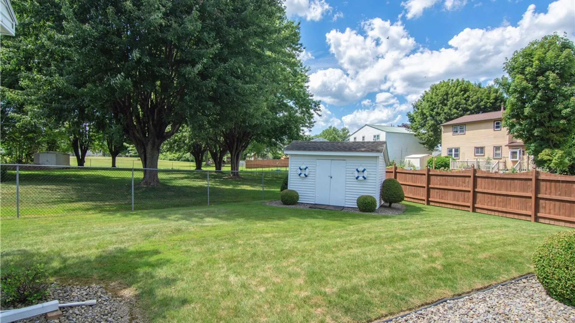 Property at 8025 Trina Circle, Clay, NY 13041 6