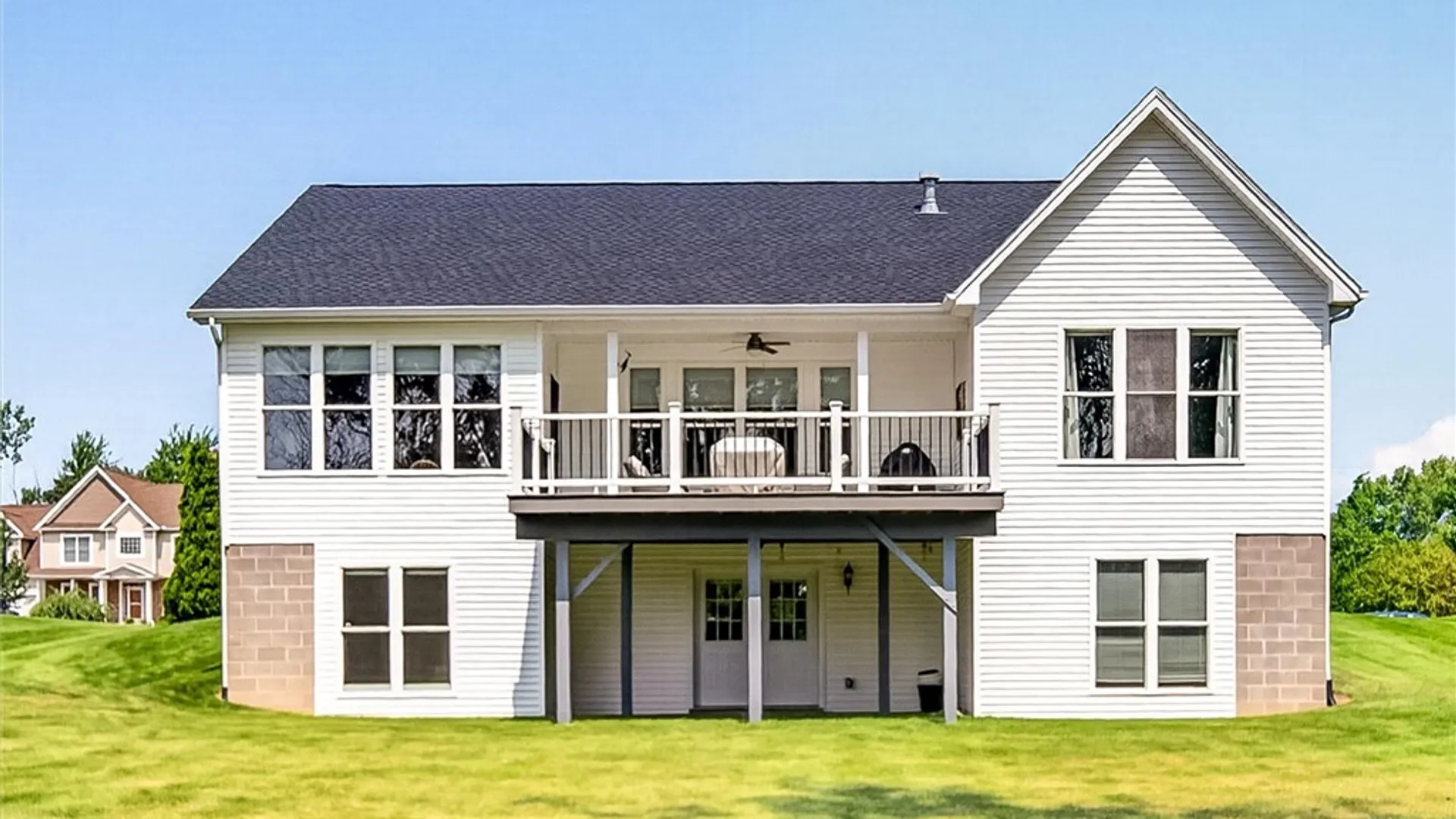 Property at 29 Country Creek Lane, Parma, NY 14468 16