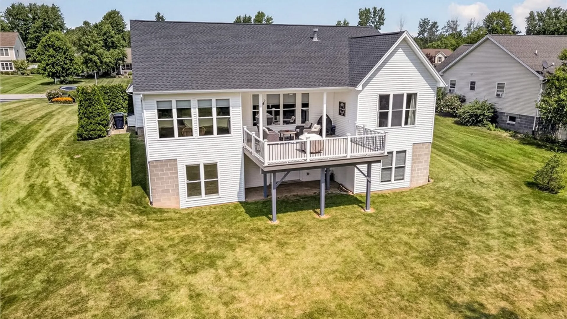 Property at 29 Country Creek Lane, Parma, NY 14468 21