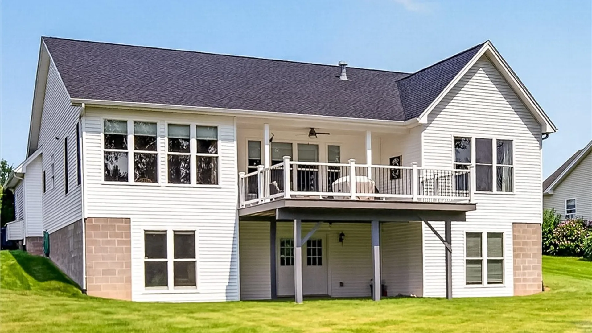 Property at 29 Country Creek Lane, Parma, NY 14468 22