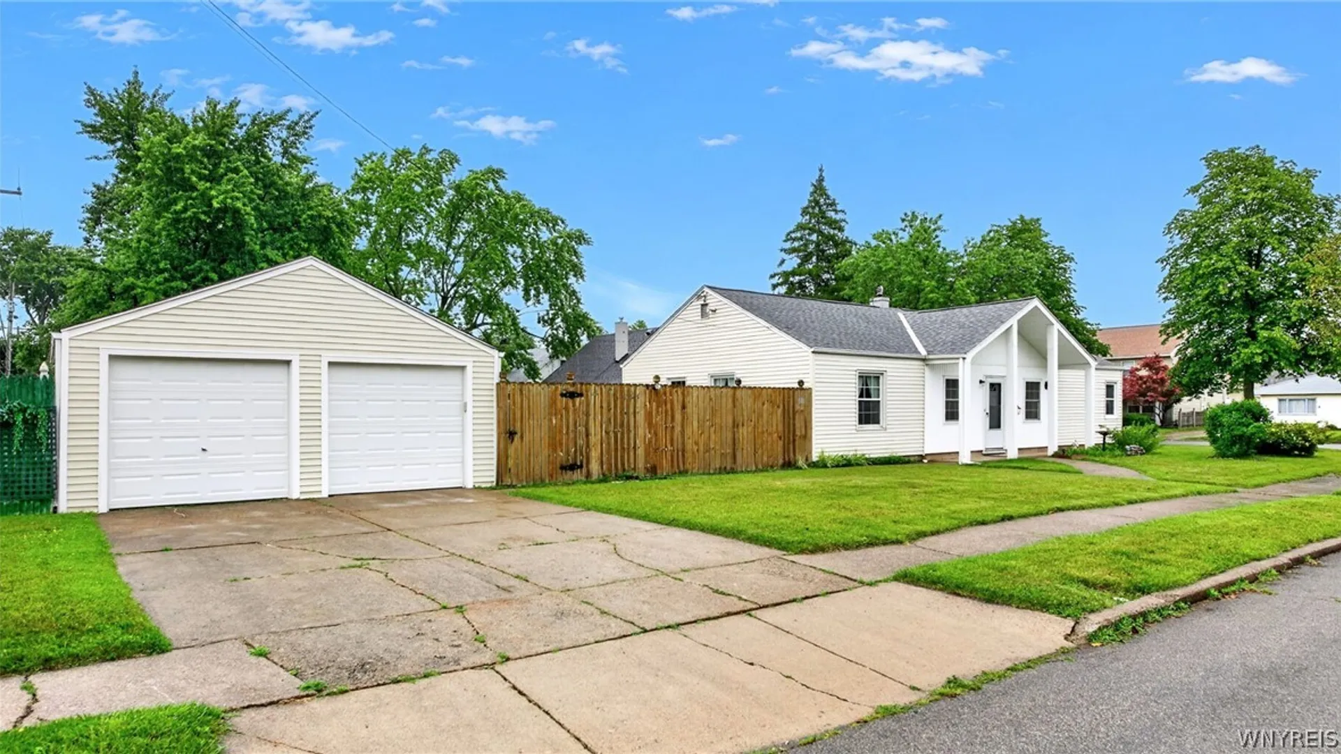 Property at 548 Loretta Street, Tonawanda, NY 14150 6
