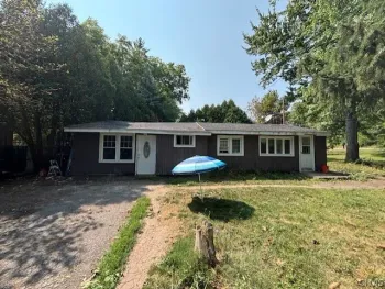 Property at 102 Oakley Road, Camillus, NY 13209