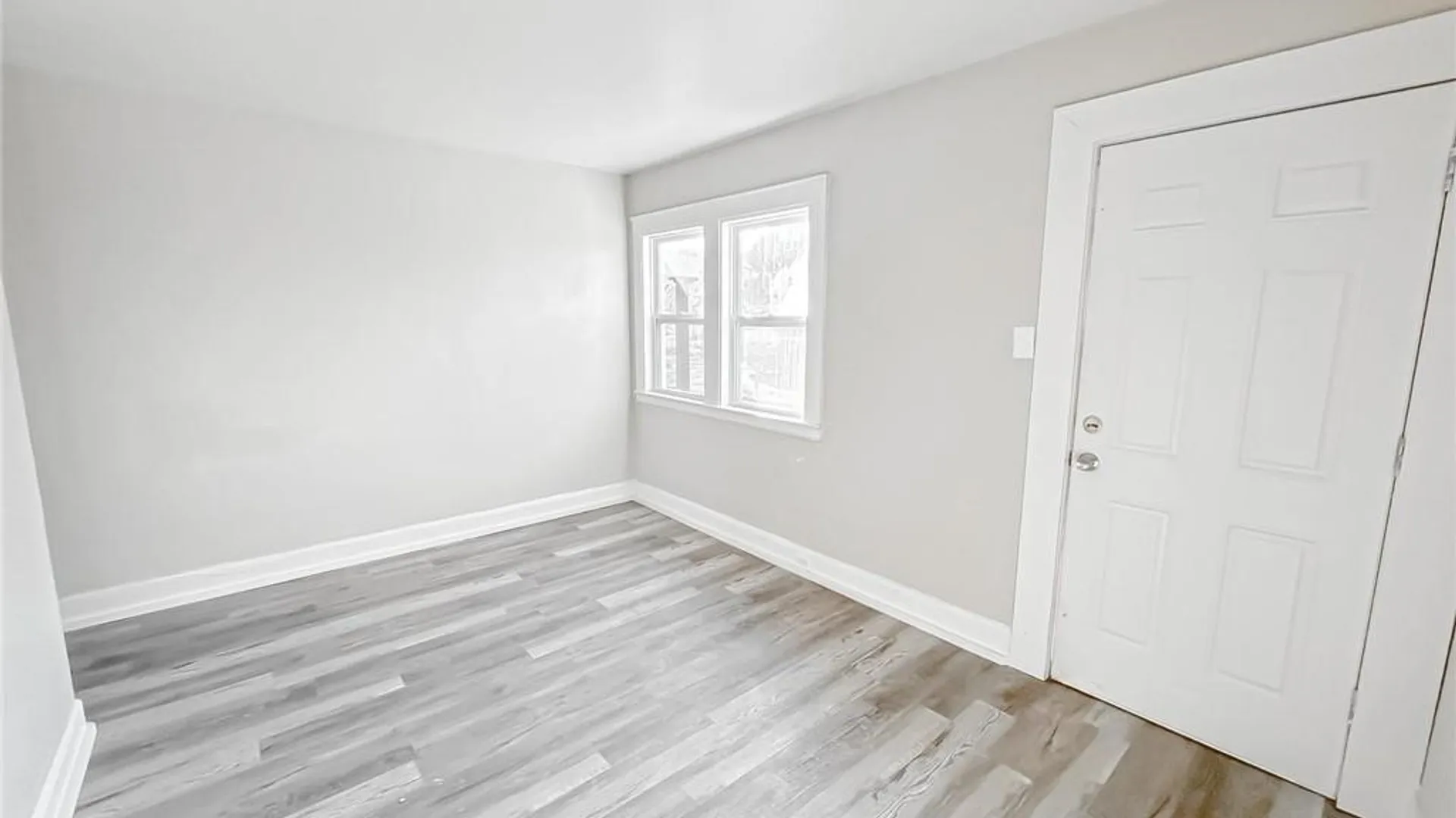 Property at 533 24th Street, Niagara Falls, NY 14303 3