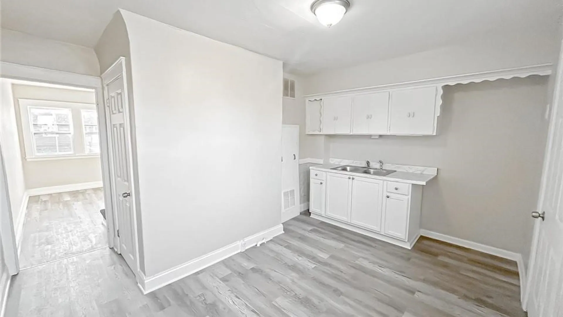 Property at 533 24th Street, Niagara Falls, NY 14303 5