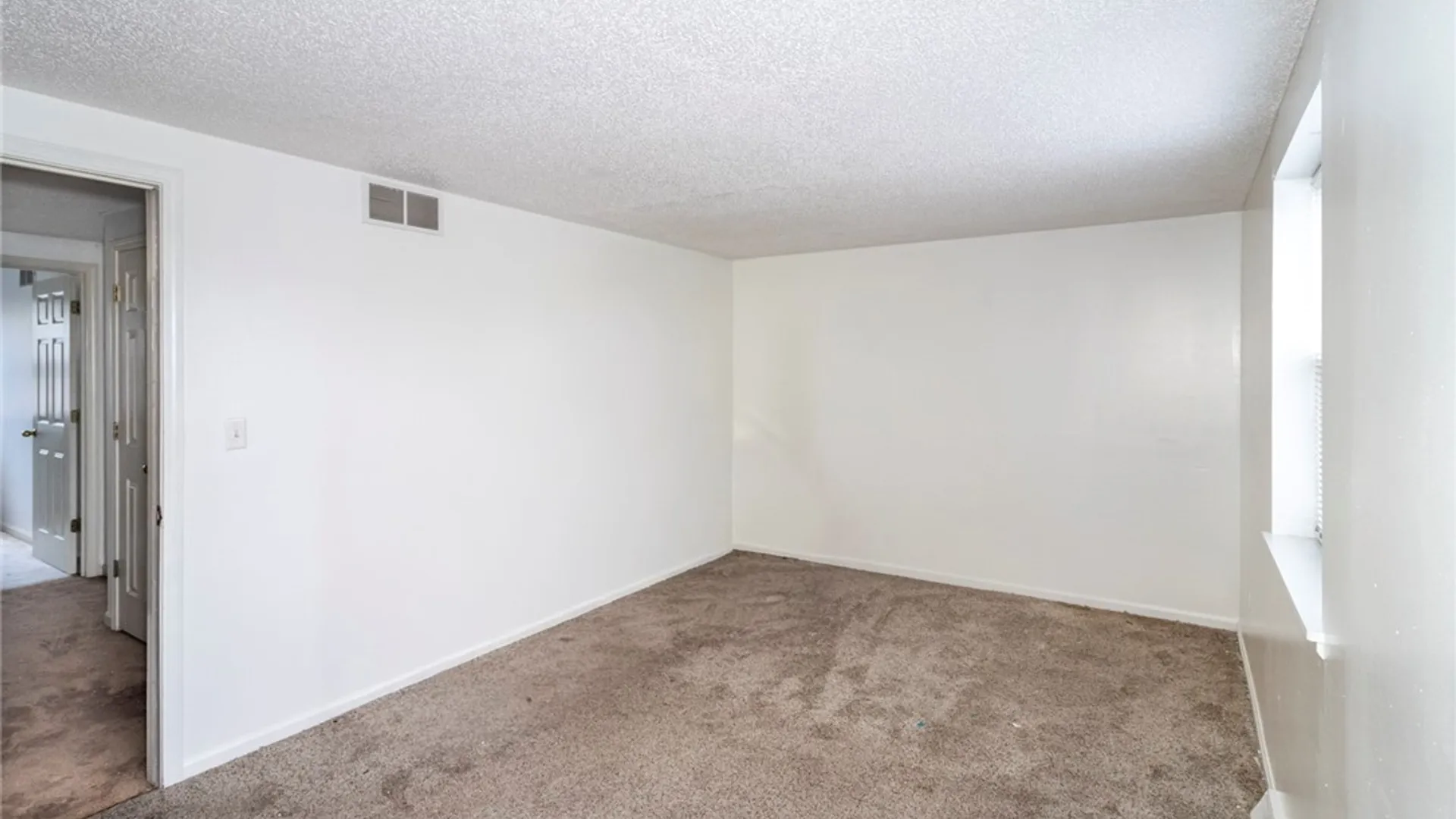 Property at 117 Delmar Mitchell Drive, Buffalo, NY 14204 30