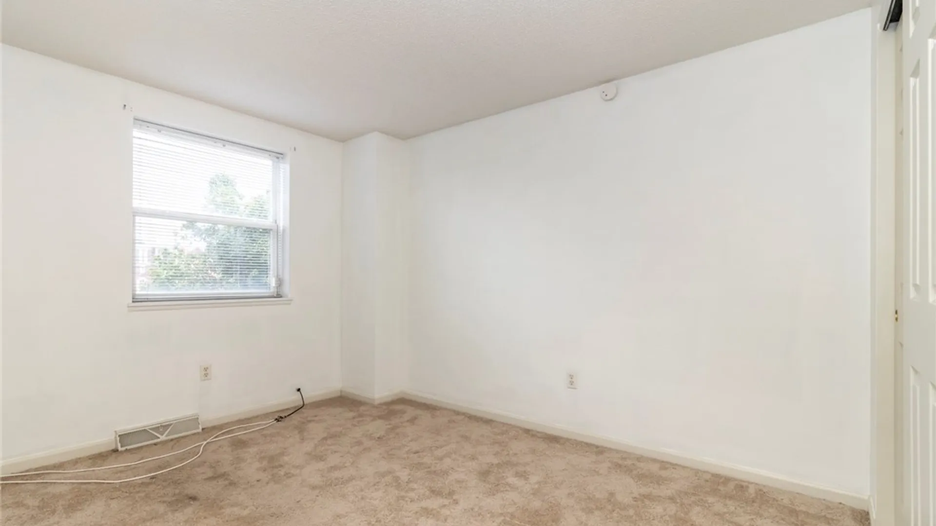 Property at 117 Delmar Mitchell Drive, Buffalo, NY 14204 33