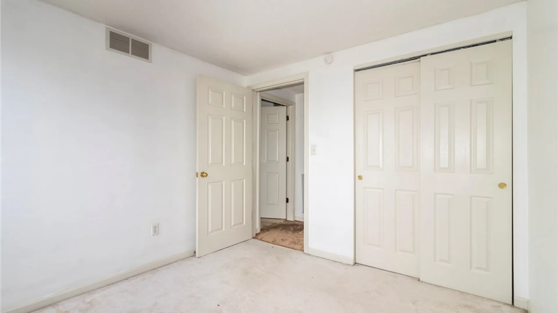 Property at 117 Delmar Mitchell Drive, Buffalo, NY 14204 35