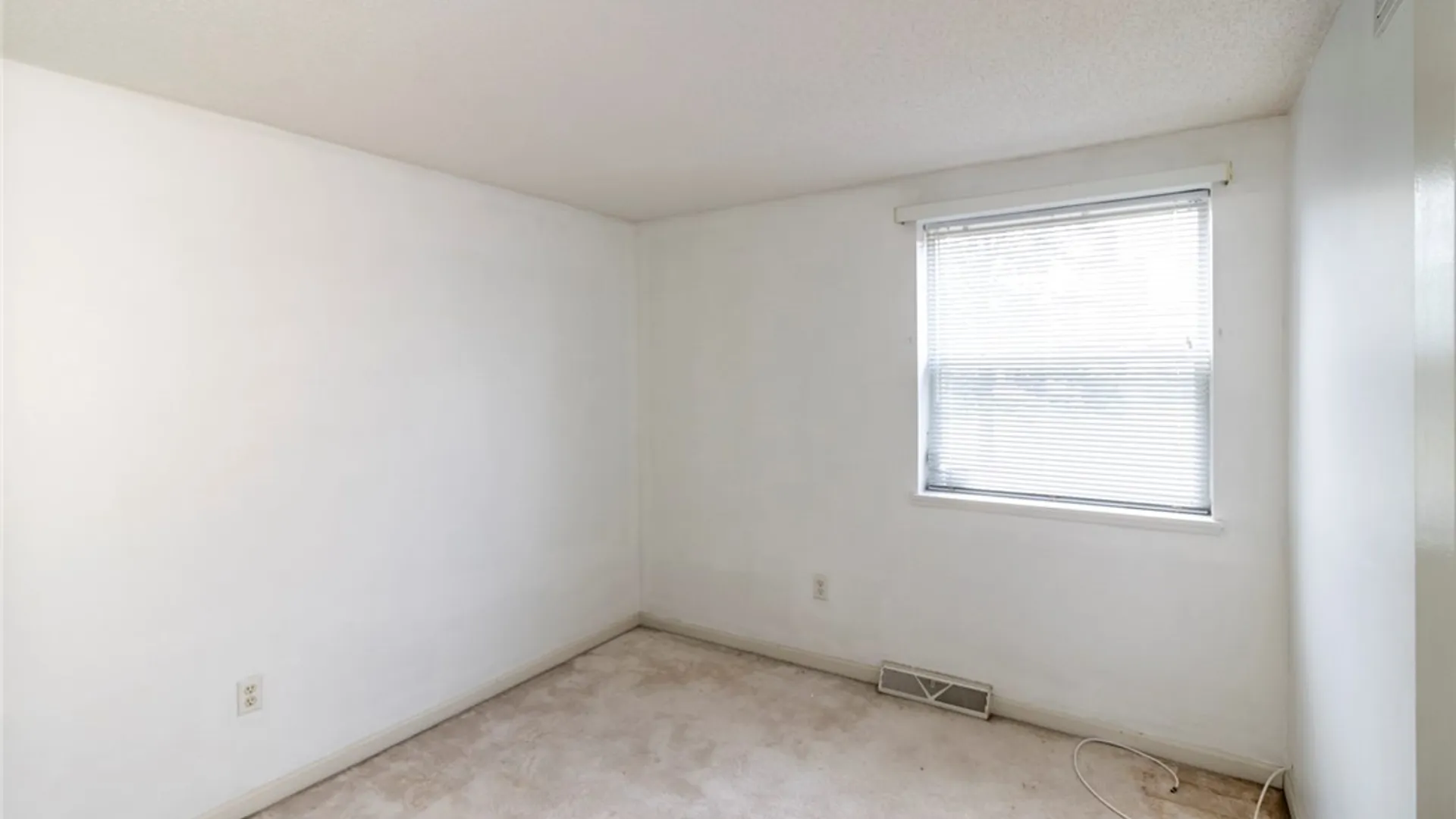 Property at 117 Delmar Mitchell Drive, Buffalo, NY 14204 32