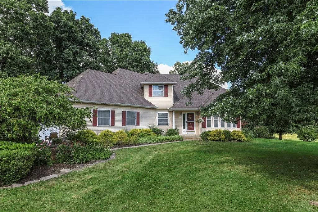 Property at 18 Turnberry Road, Horseheads, NY 14845