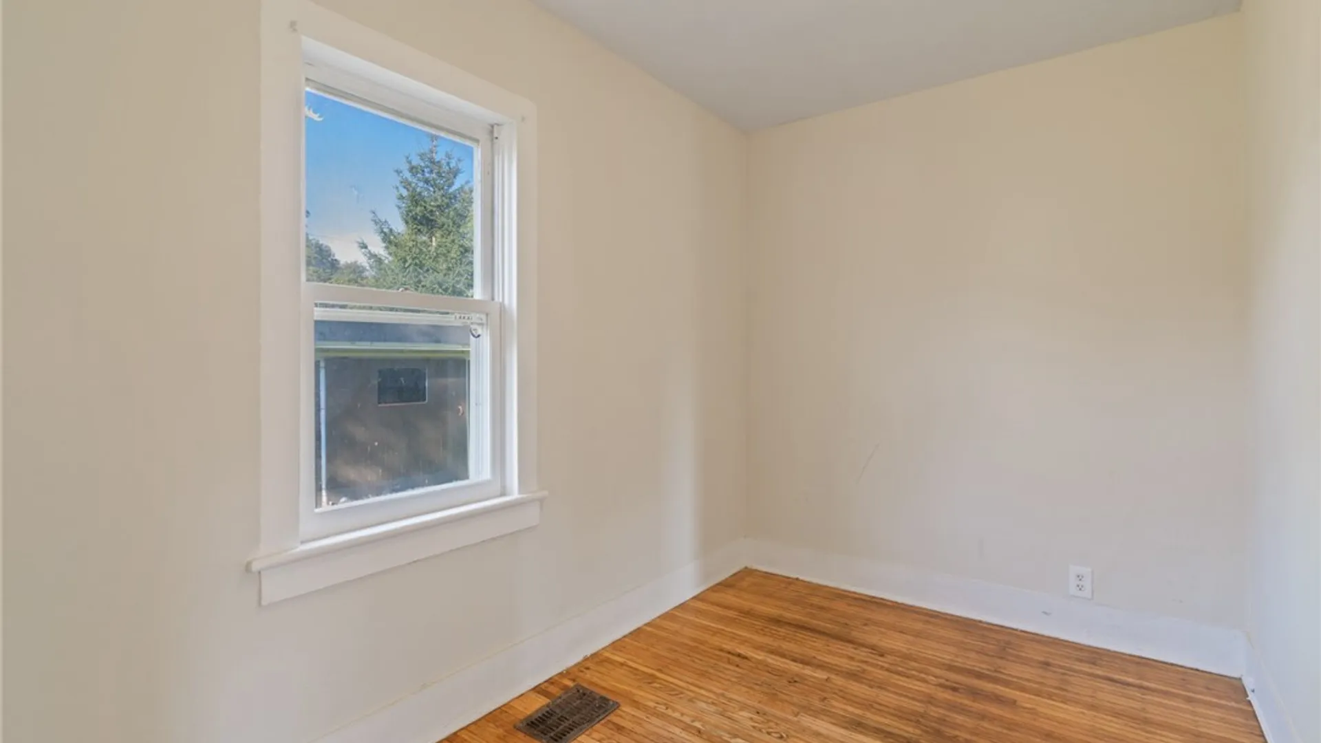 Property at 250 Sanford Street, Rochester, NY 14620 11
