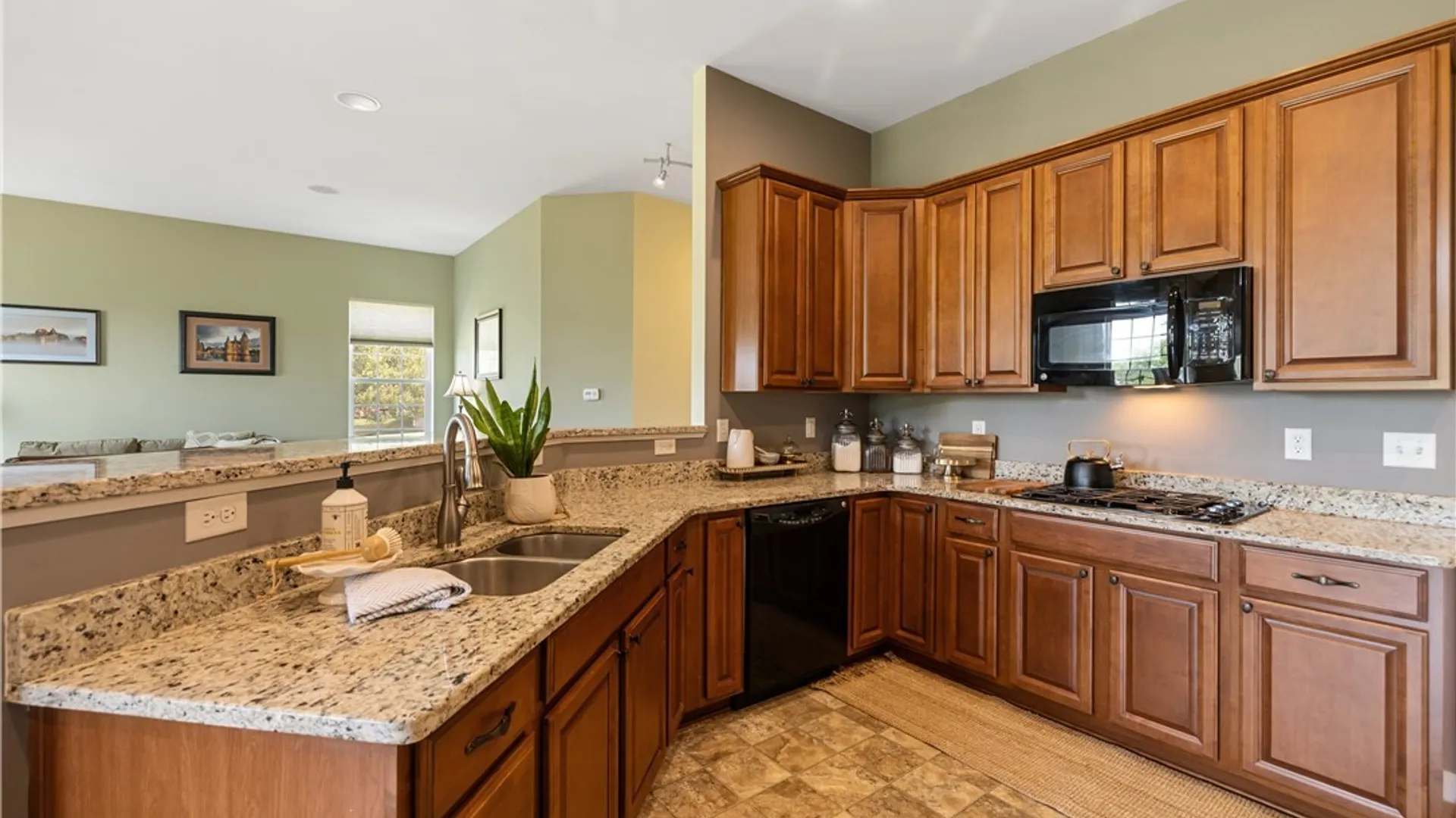 Property at 9517 Longford Path, Cicero, NY 13029 13