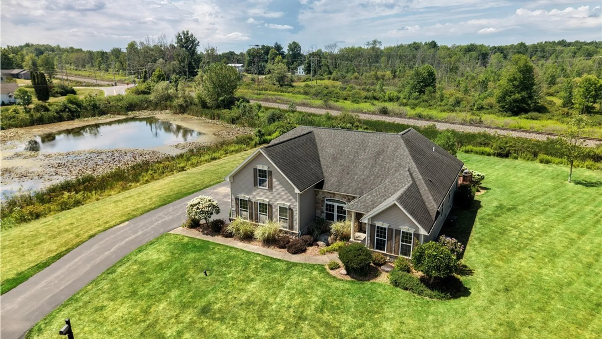 Property at 9517 Longford Path, Cicero, NY 13029 43