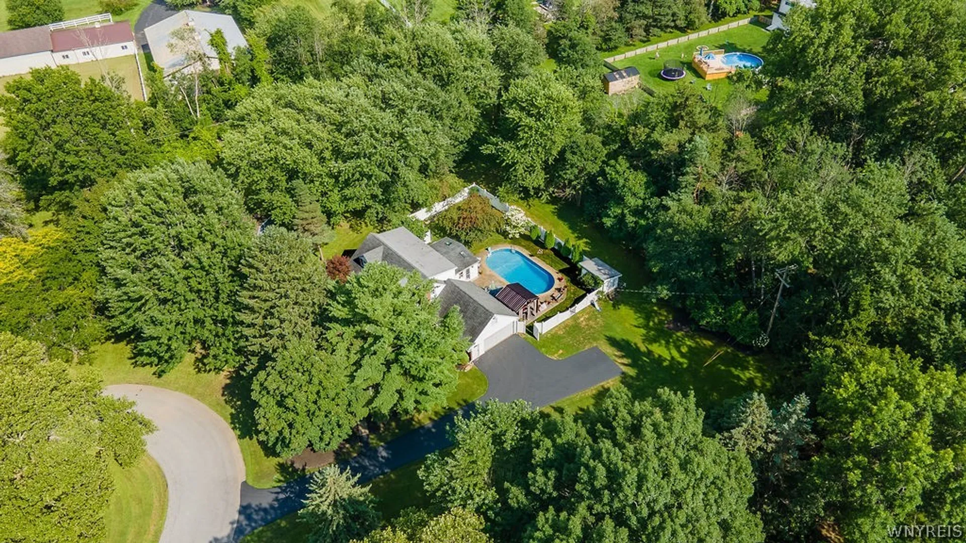 Property at 5293 Ashwood Court, Clarence, NY 14031 3