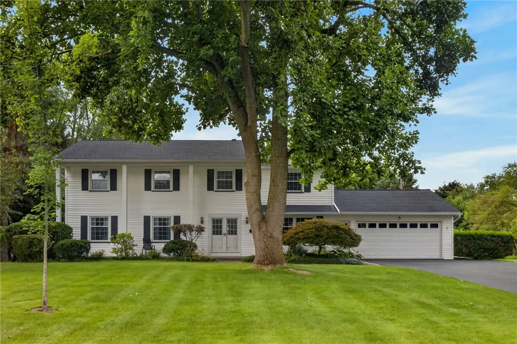 Property at 15 Willowhurst Drive, Penfield, NY 14526