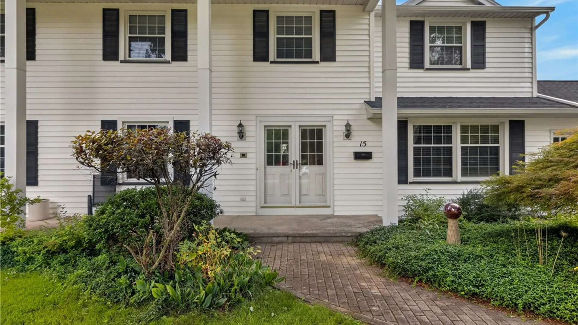 Property at 15 Willowhurst Drive, Penfield, NY 14526 3