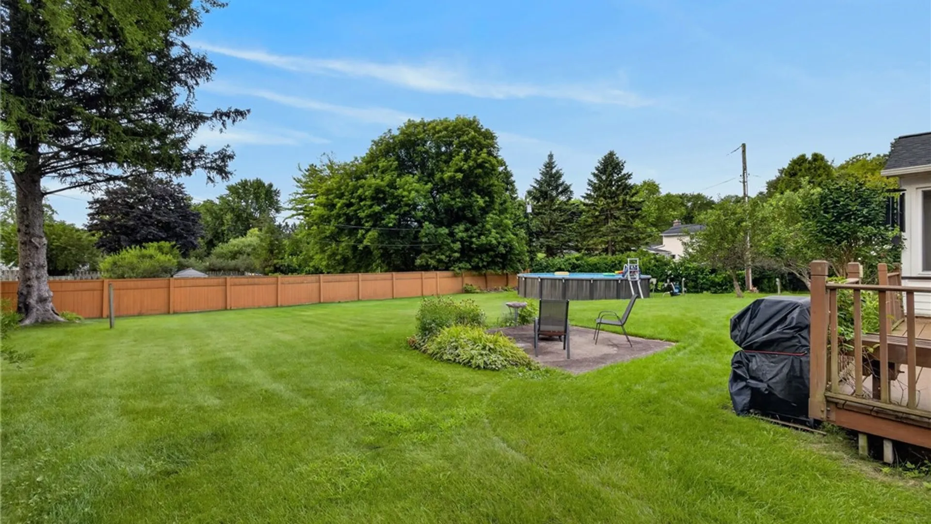 Property at 15 Willowhurst Drive, Penfield, NY 14526 43