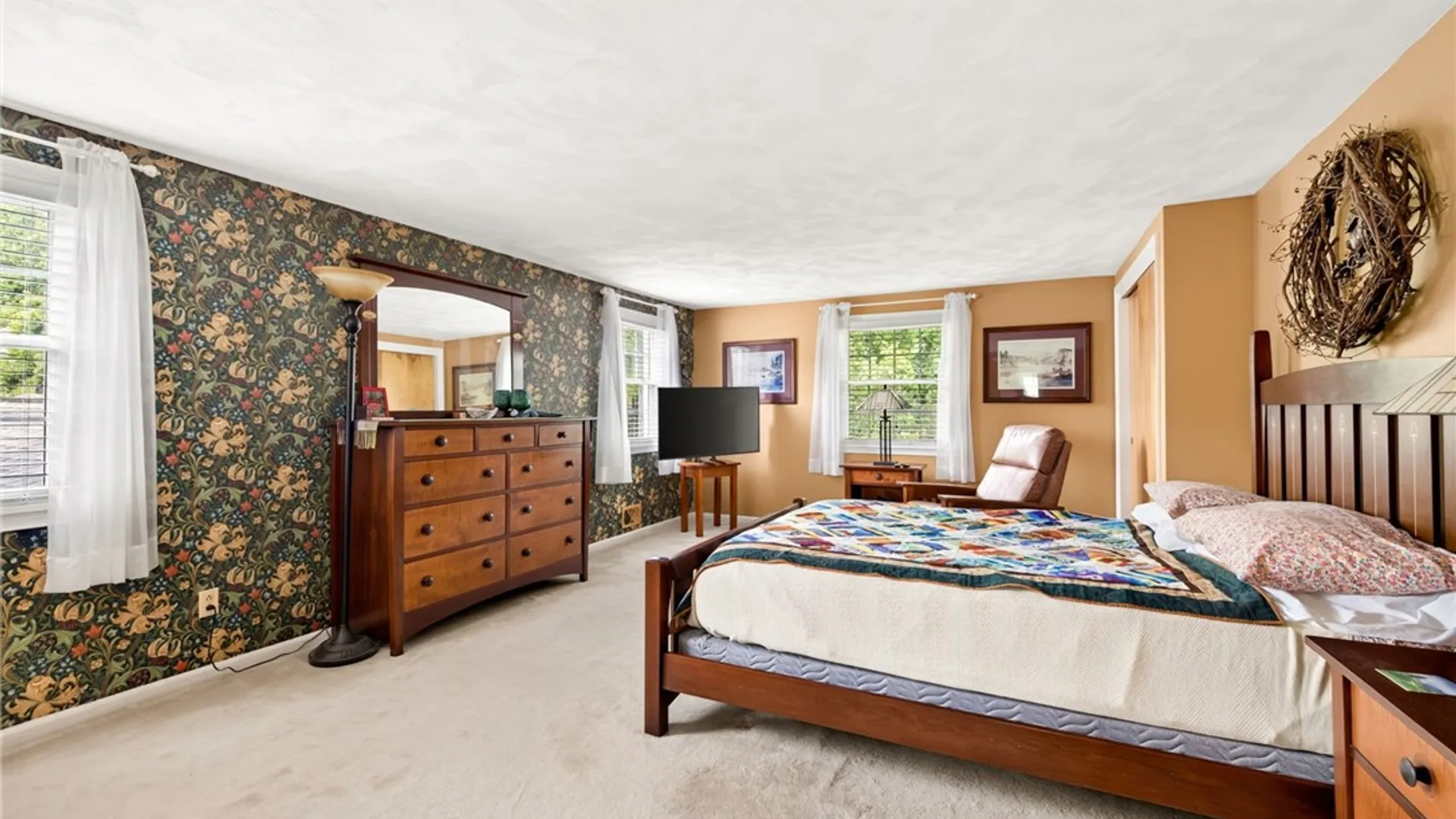 Property at 15 Willowhurst Drive, Penfield, NY 14526 32