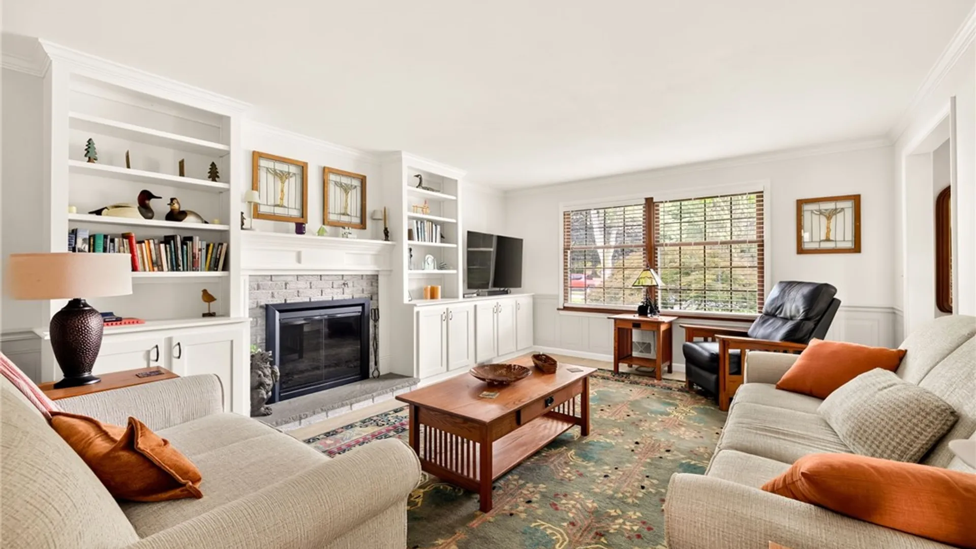 Property at 15 Willowhurst Drive, Penfield, NY 14526 9