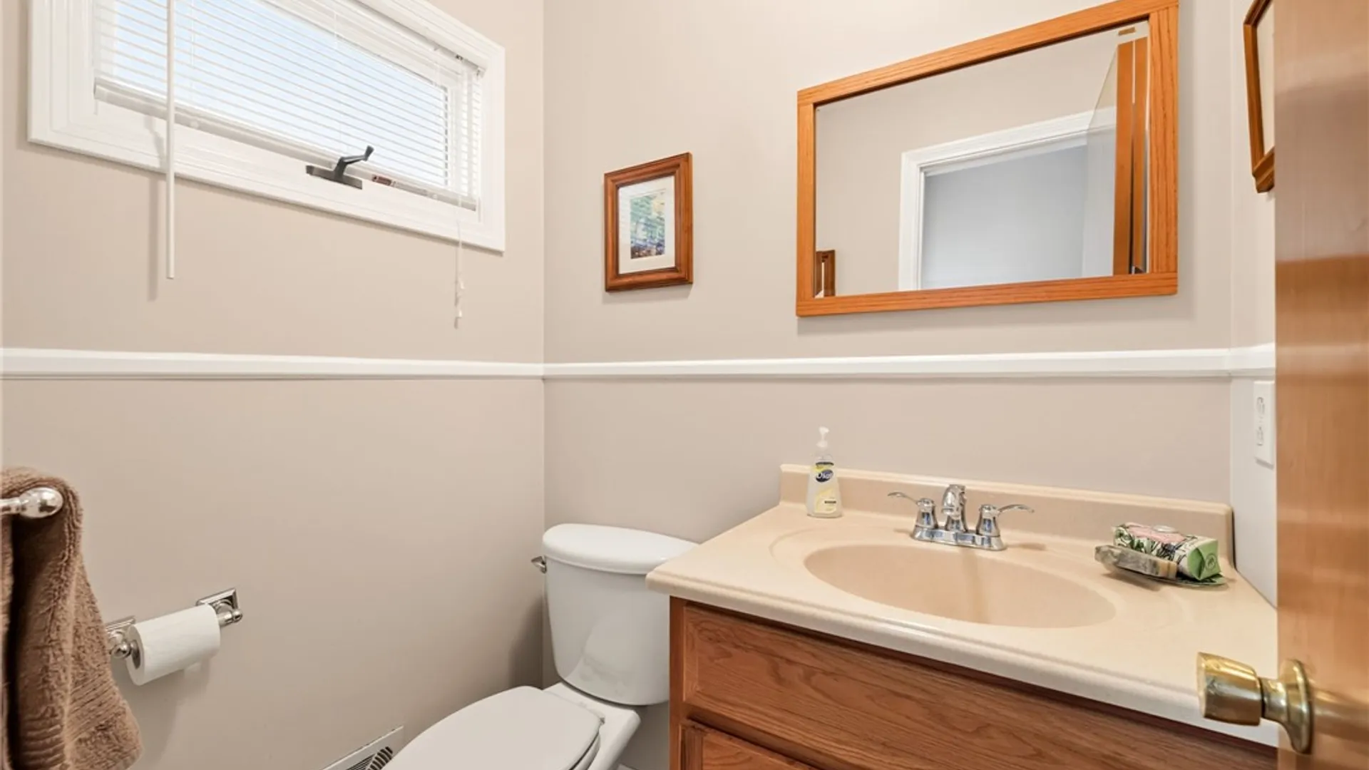 Property at 15 Willowhurst Drive, Penfield, NY 14526 11