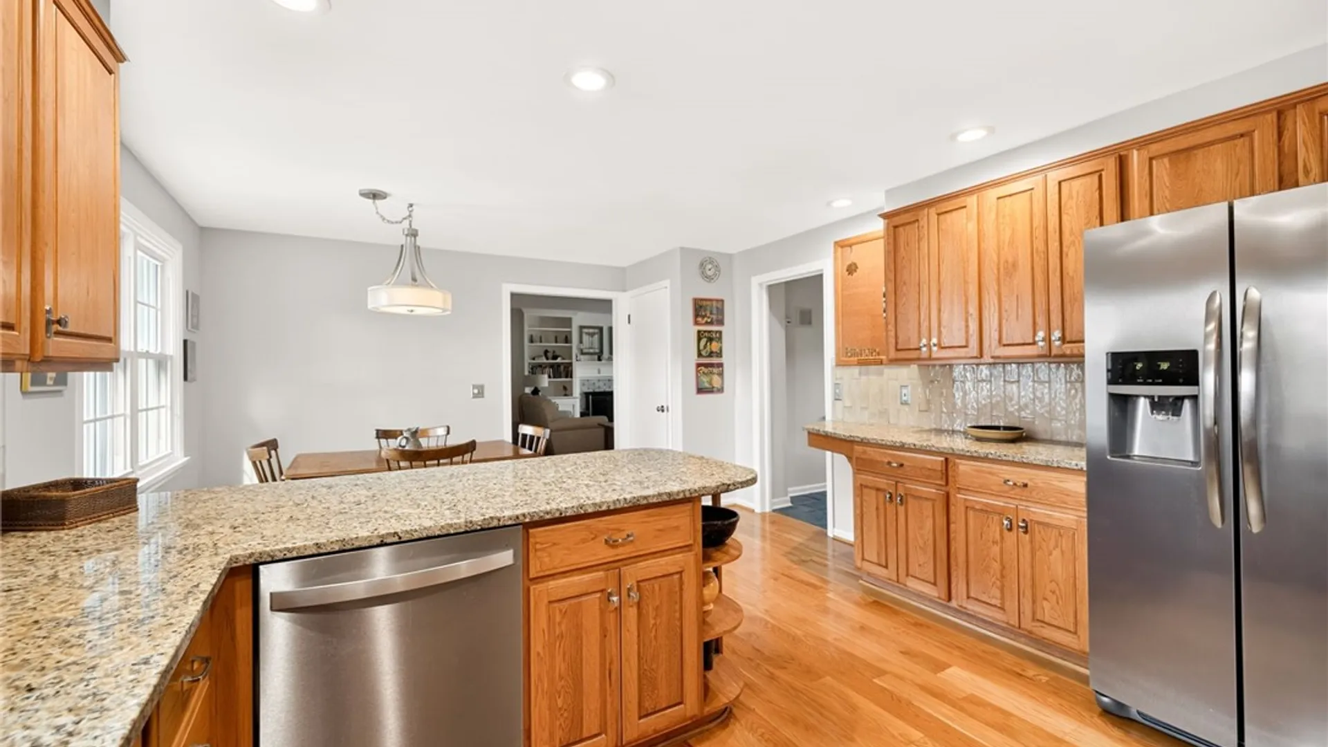 Property at 15 Willowhurst Drive, Penfield, NY 14526 20
