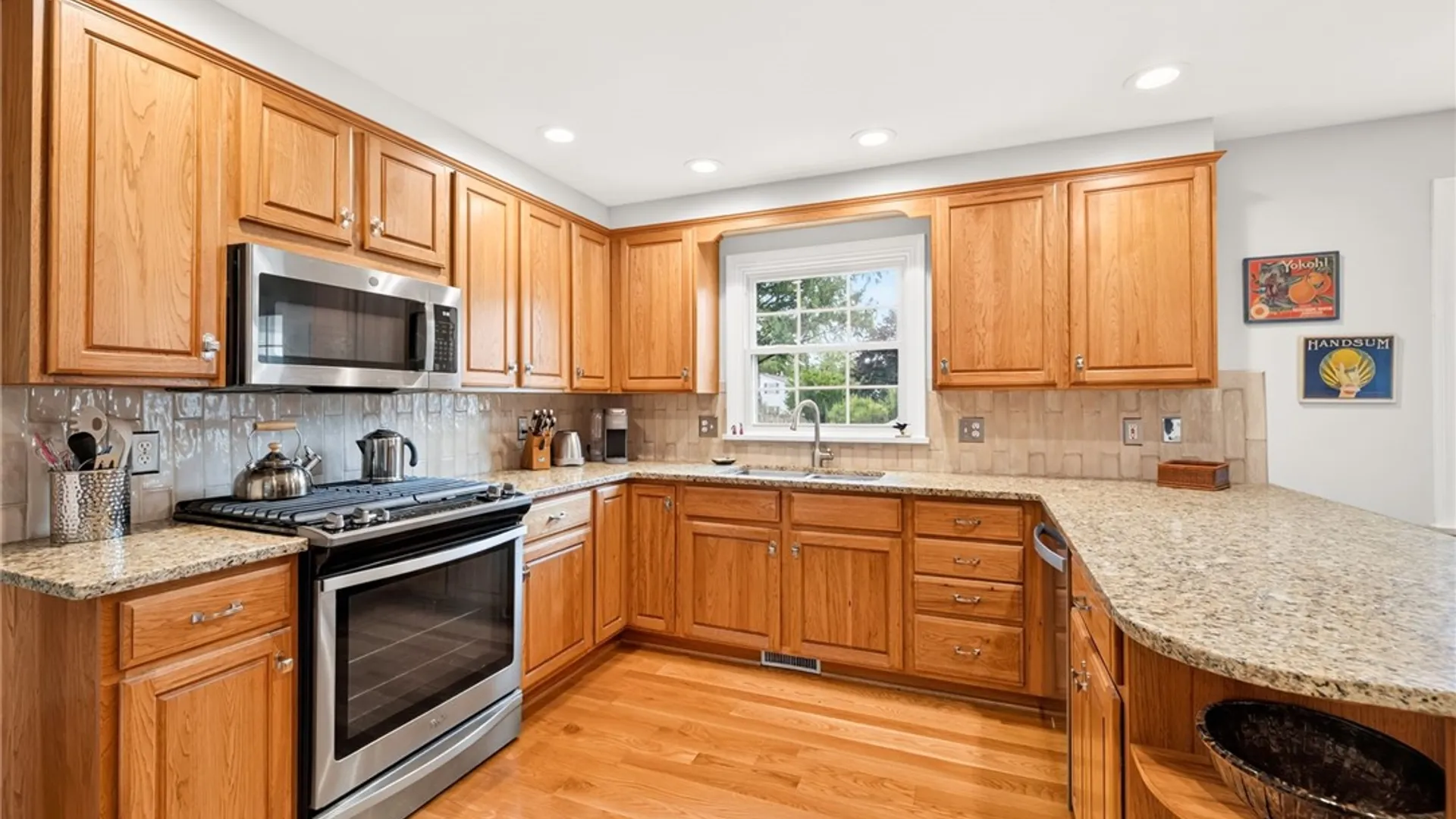 Property at 15 Willowhurst Drive, Penfield, NY 14526 21