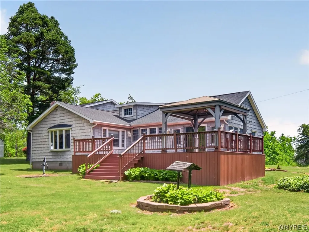 Property at 9 Tannery Street, Carlton, NY 14571