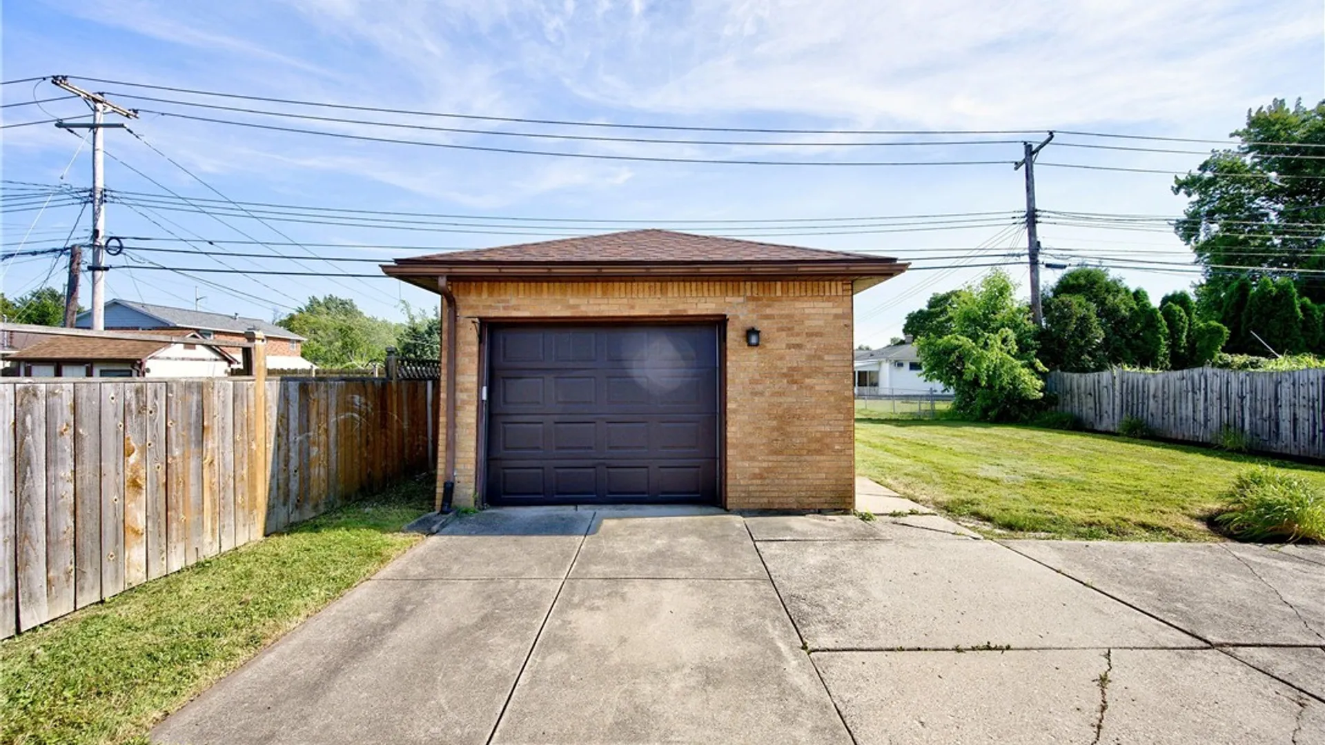 Property at 305 Lydia Lane, Cheektowaga, NY 14225 19