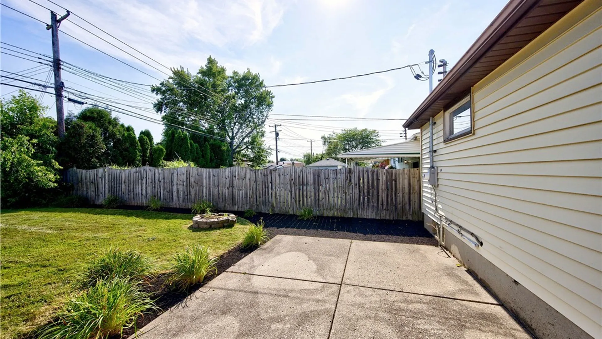 Property at 305 Lydia Lane, Cheektowaga, NY 14225 21