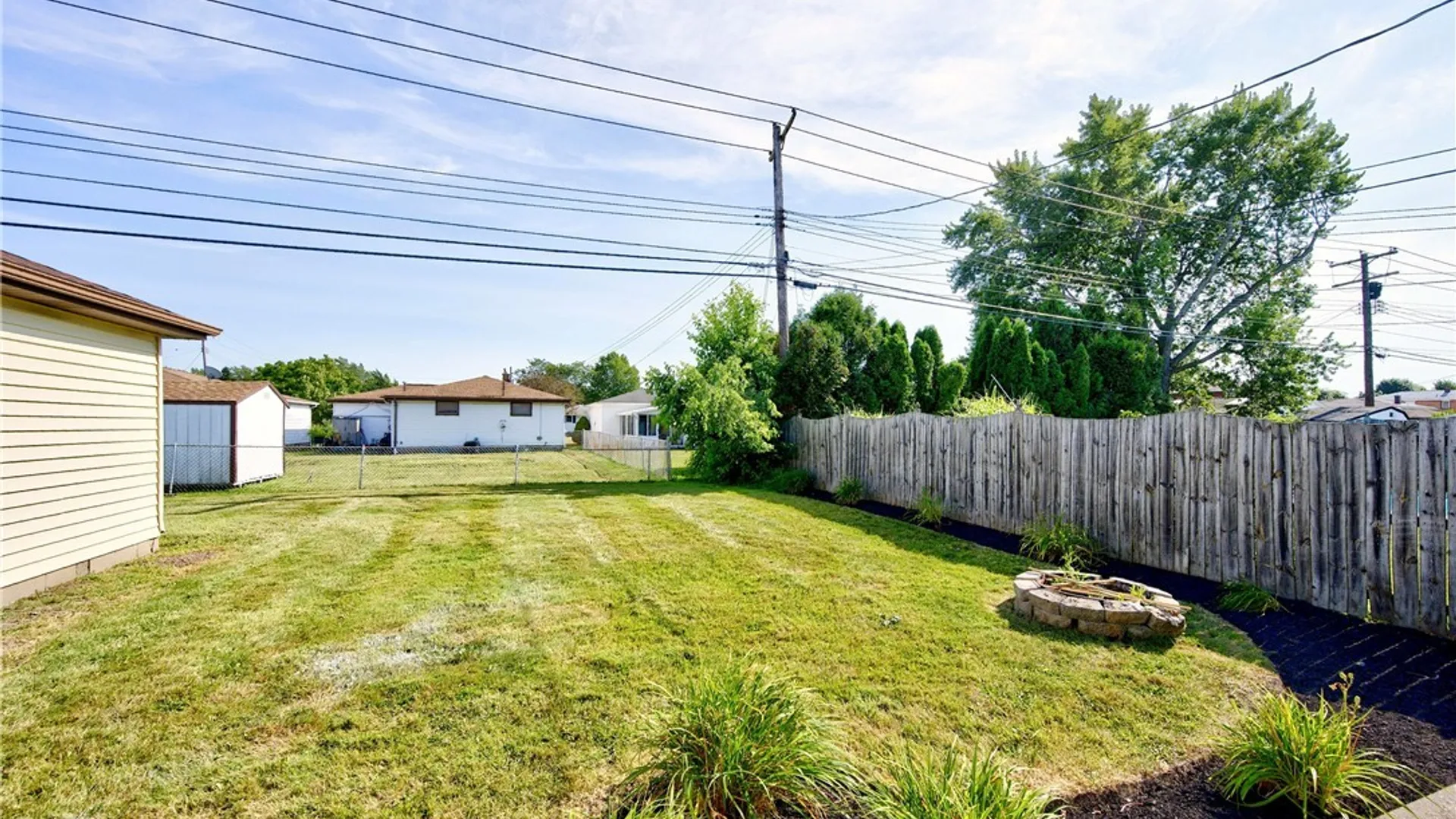 Property at 305 Lydia Lane, Cheektowaga, NY 14225 22