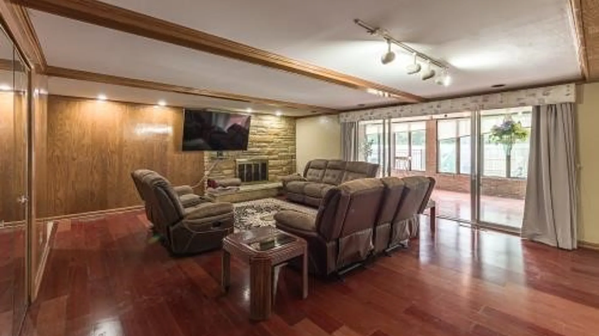 Property at 66 Four Seasons Road, Amherst, NY 14226 4