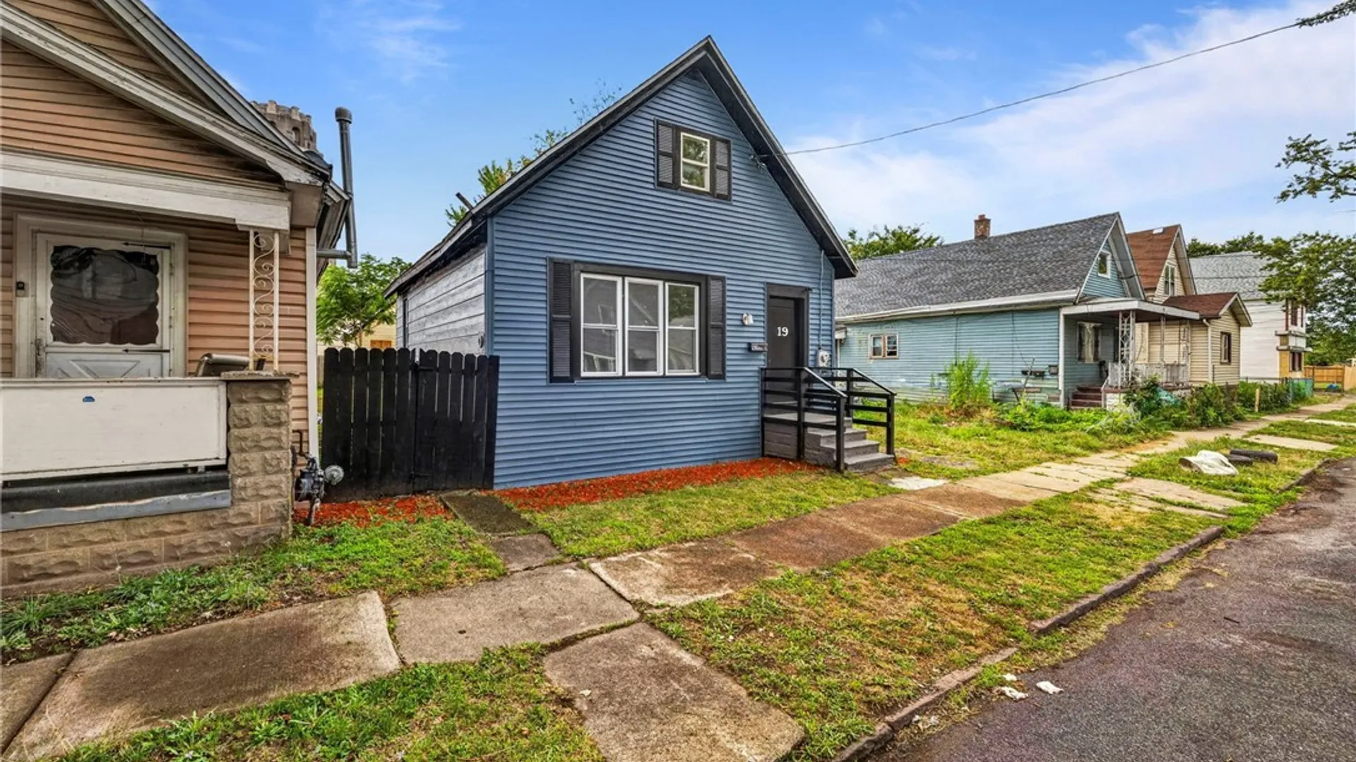 Property at 19 Concord Street, Buffalo, NY 14212 3
