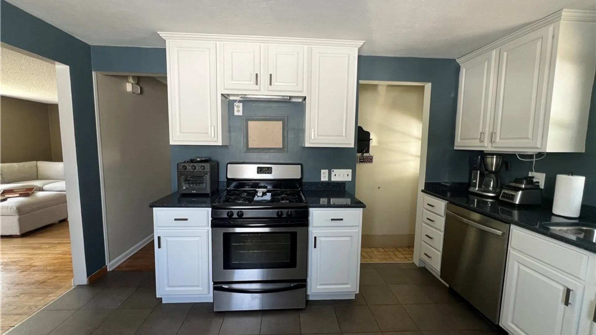 Property at 3712 Yale Ave Avenue, Hamburg, NY 14075 13