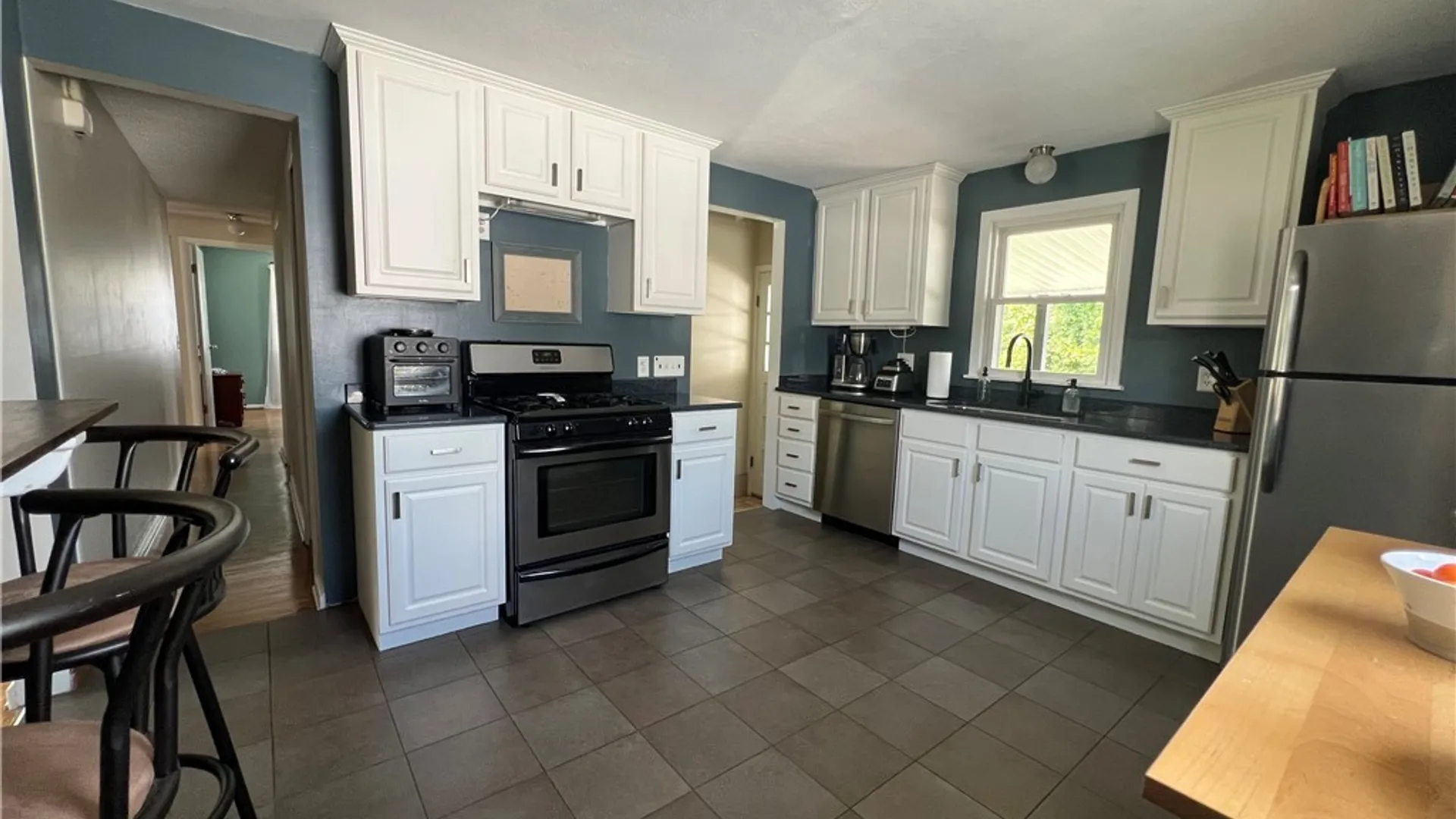 Property at 3712 Yale Ave Avenue, Hamburg, NY 14075 14