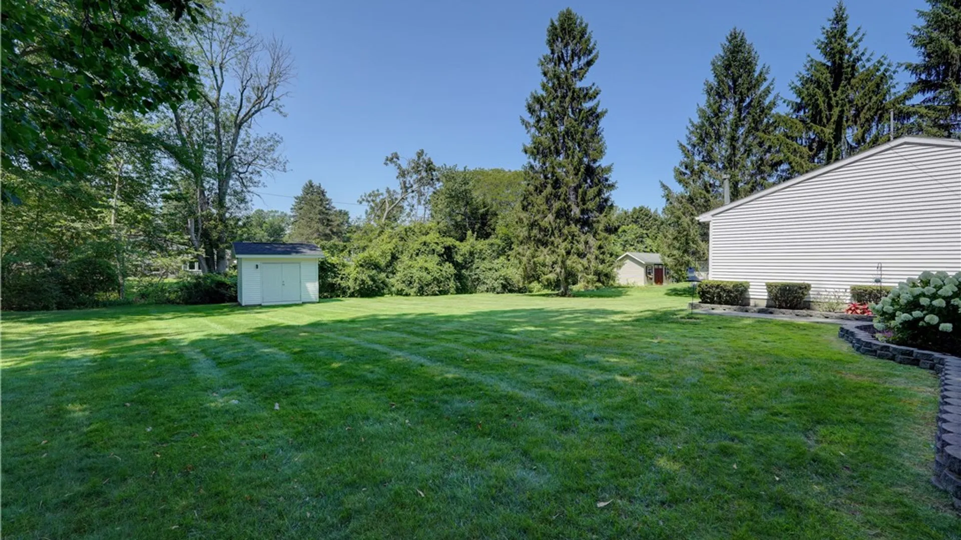 Property at 633 Sequoia Drive, Webster, NY 14580 43