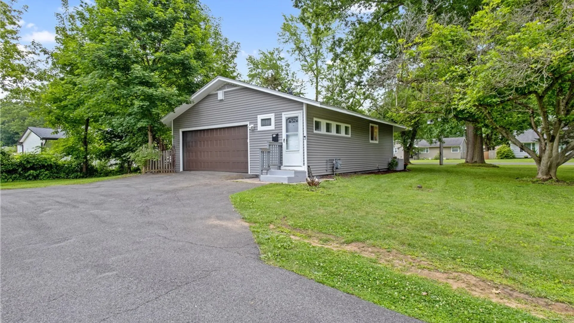 Property at 13 Memory Lane, Clay, NY 13212 39