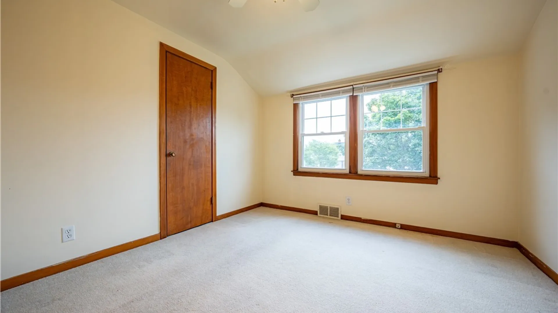 Property at 384 Athens Boulevard, Tonawanda, NY 14223 28