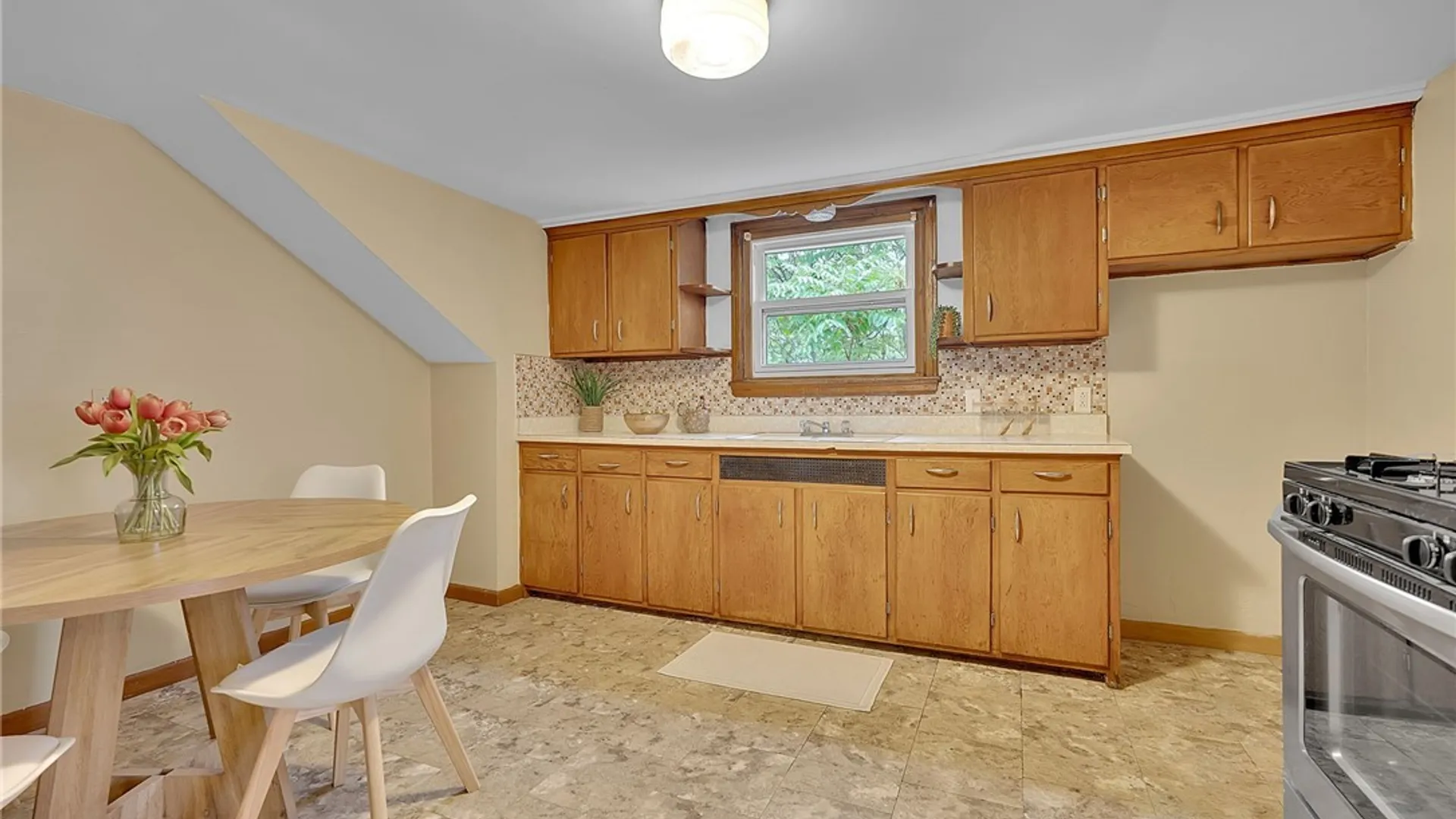 Property at 108 Pinehurst Avenue, Cheektowaga, NY 14225 3