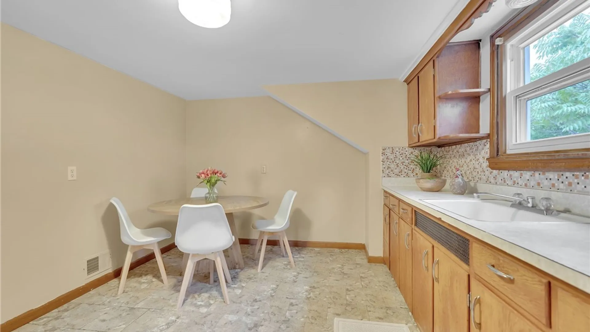 Property at 108 Pinehurst Avenue, Cheektowaga, NY 14225 5