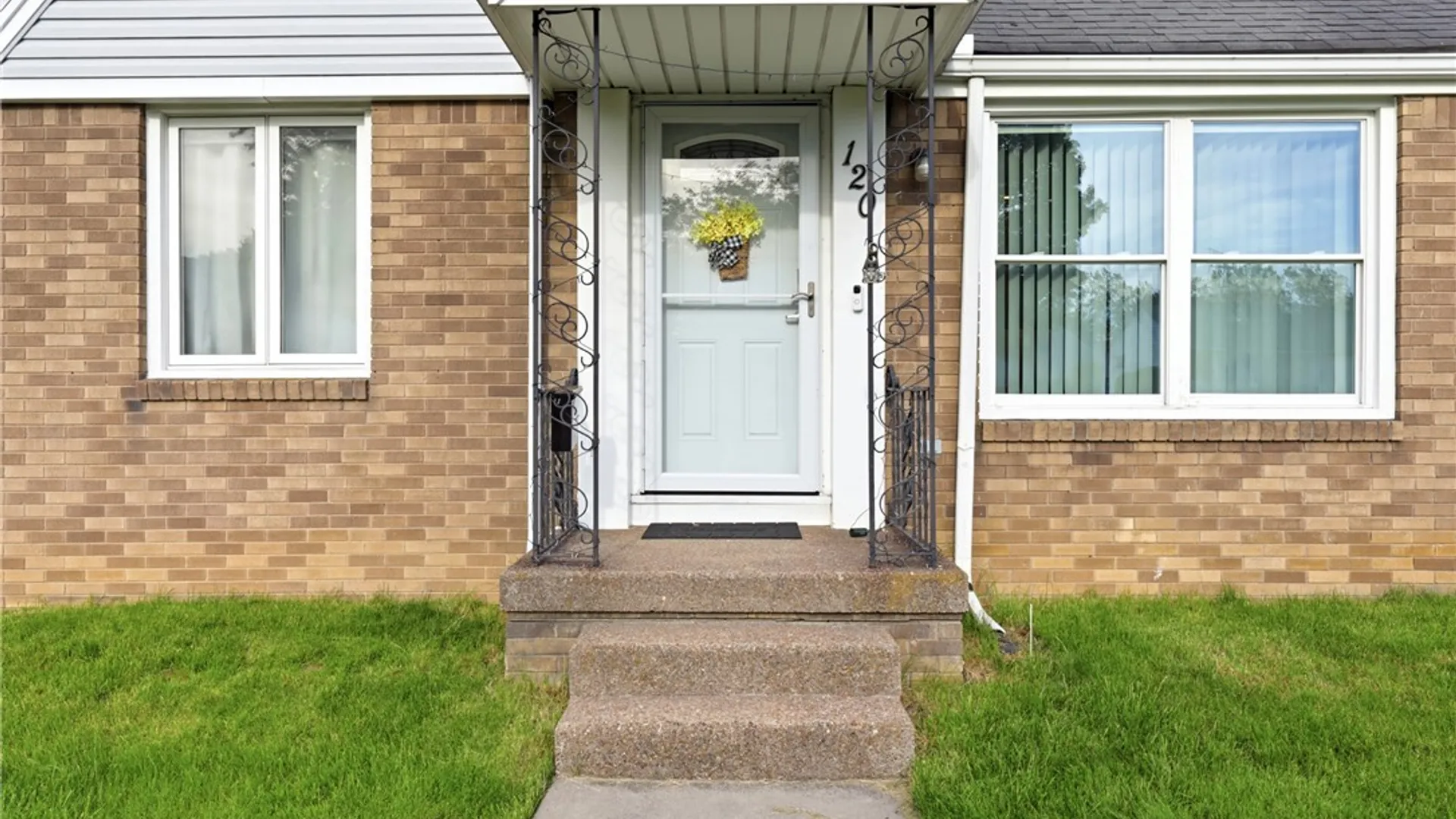 Property at 120 Sherwin Drive, Tonawanda, NY 14150 4