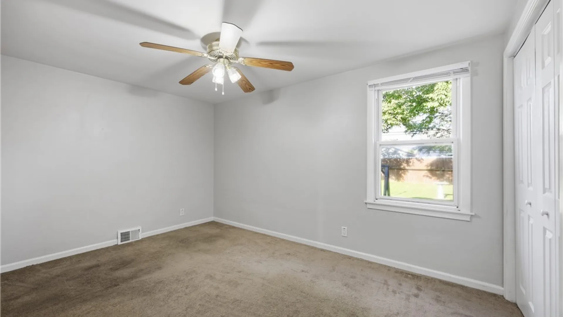 Property at 120 Sherwin Drive, Tonawanda, NY 14150 14